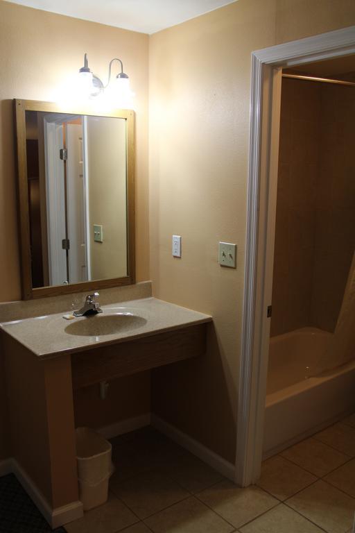 Budget Inn Lynchburg And Bedford Goode Экстерьер фото