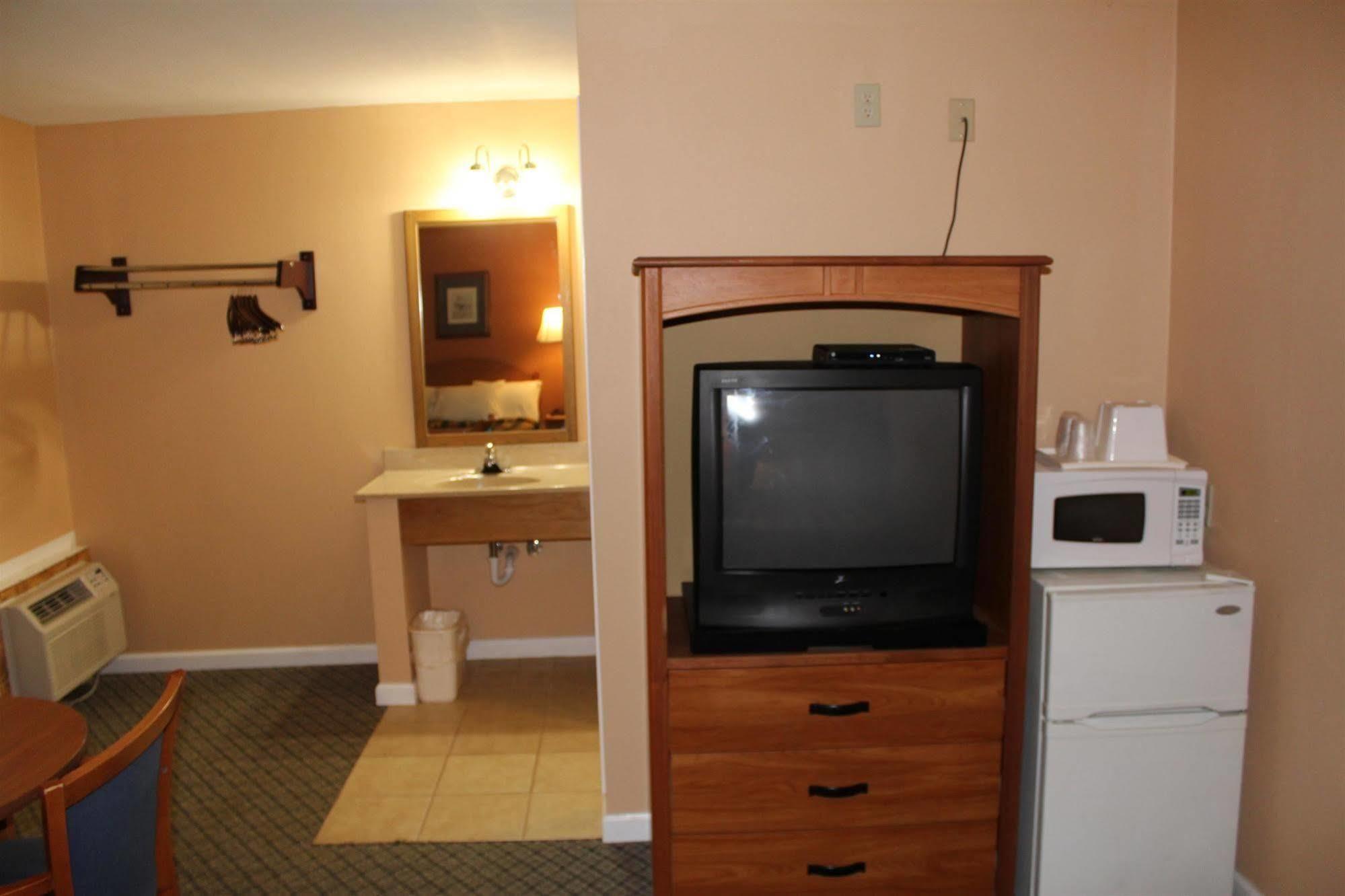 Budget Inn Lynchburg And Bedford Goode Экстерьер фото